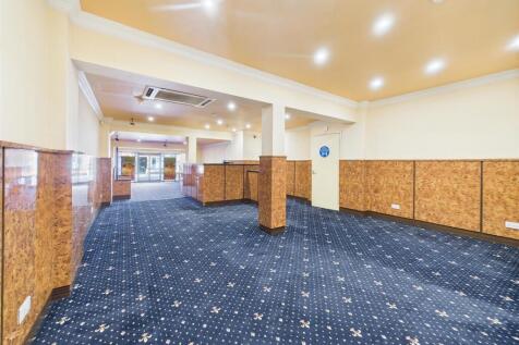 2 - Freehold Mixed-Use Investment, East Street, Be