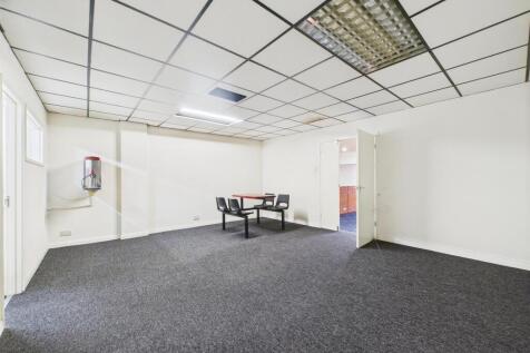 3 - Freehold Mixed-Use Investment, East Street, Be