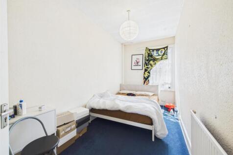 9 - Freehold Mixed-Use Investment, East Street, Be