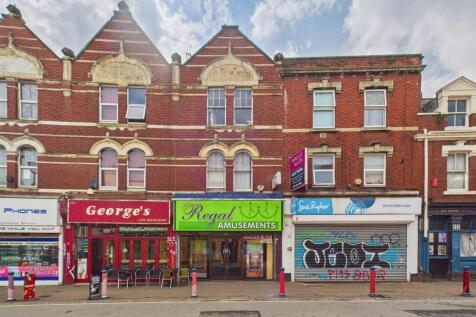 17 - Freehold Mixed-Use Investment, East Street, B
