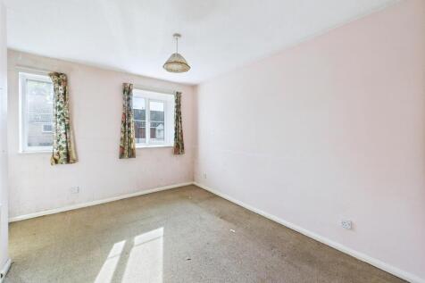 6 - 1 bedroom mid terrace.jpg