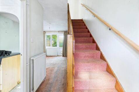 8 - 1 bedroom mid terrace.jpg