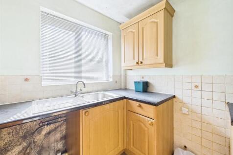 5 - 1 bedroom mid terrace.jpg