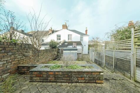 12 - Spacious Maisonette for Auction, St Andrews, 