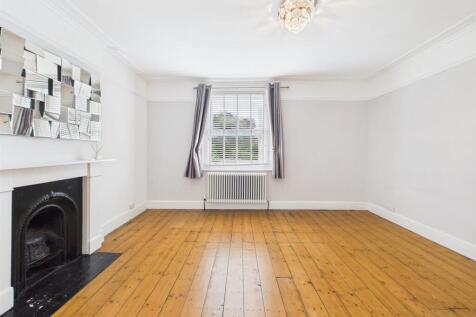 17 - Spacious Maisonette for Auction, St Andrews, 