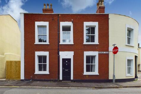 1 - Three Bedroom Flat for Auction, Westbury-on-Tr