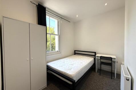 Three bedroom flat (5).JPG