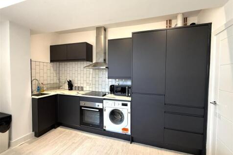 Three bedroom flat (6).JPG