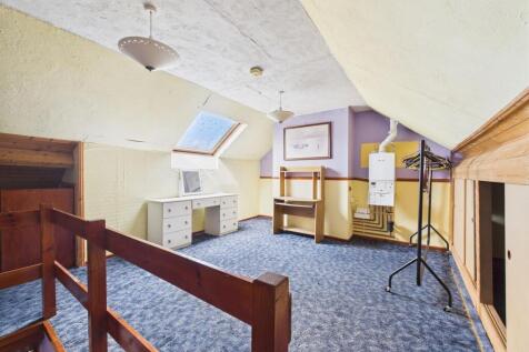 7 - Three Bedroom House for Auction, Hanham.jpg