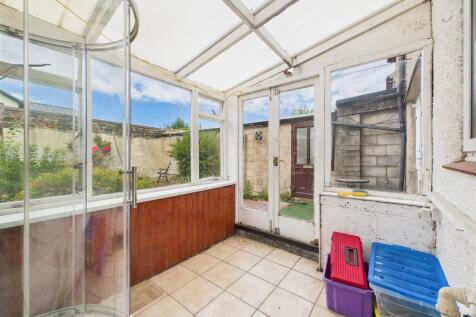 11 - Three Bedroom House for Auction, Hanham.jpg