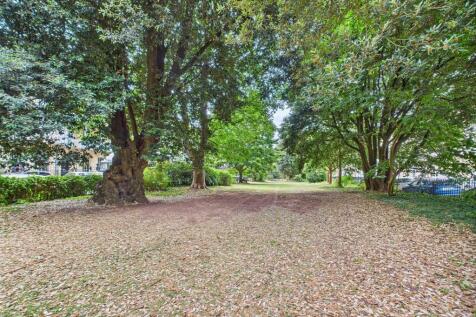 11 - 1 Bedroom Flat in Clifton.jpg