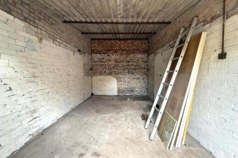 Garage 9 Palmerston Road (4).JPG
