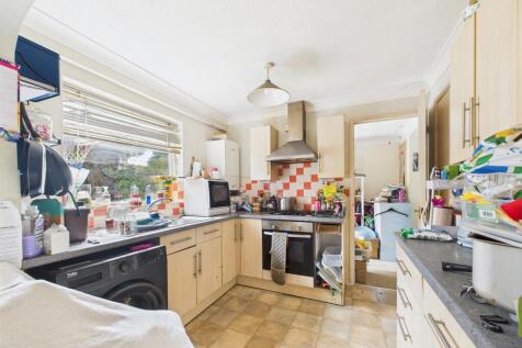 6 - Dinder Close.jpg
