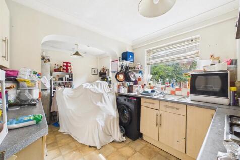 5 - Dinder Close.jpg