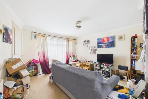 4 - Dinder Close.jpg
