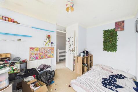 9 - Dinder Close.jpg