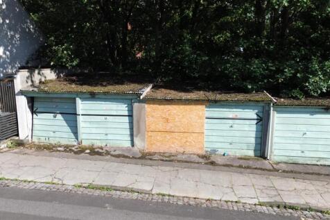 Garage 9 - 3 - Kensington Road
