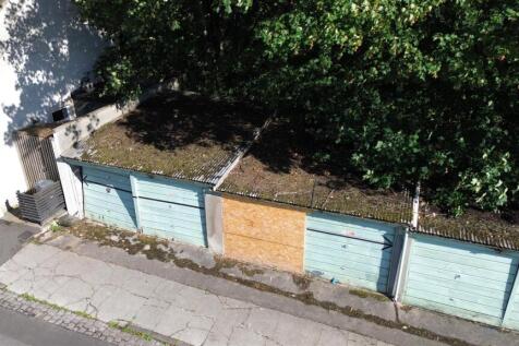 Garage 9 - 4 - Kensington Road