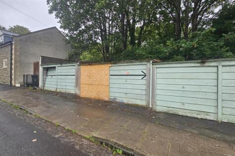 Garage 8 - 4 - Kensington Road