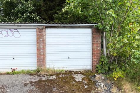 Garage off, Ridgeway Road.jpg