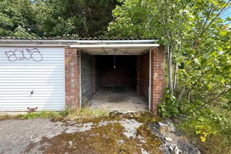 Garage off, Ridgeway Road (3).JPG
