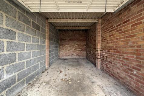 Garage off, Ridgeway Road (2).JPG