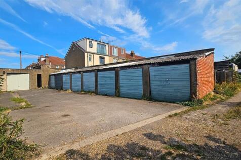 7 - Garage Nevil Road.jpg