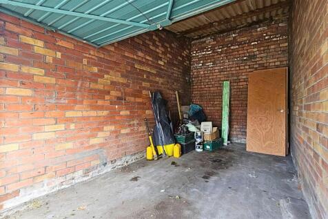 4 - Garage Nevil Road.jpg