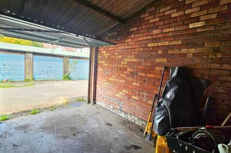 5 - Garage Nevil Road.jpg