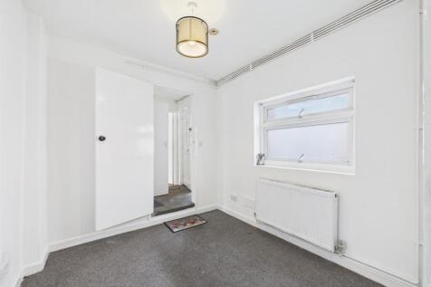 4 - one bed flat easton.jpg