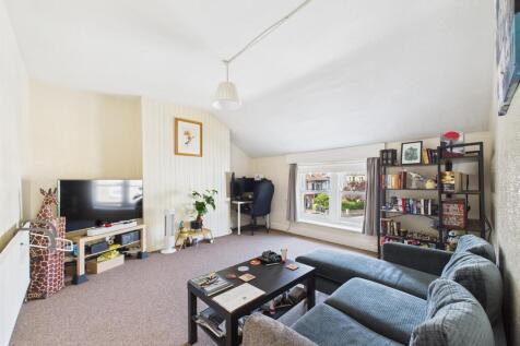 3 - Manor Park Redlenad.jpg