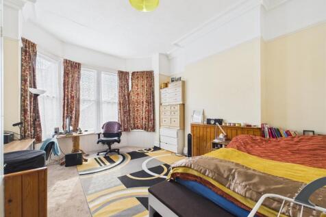 8 - Manor Park Redlenad.jpg