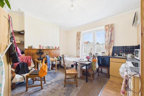 11 - Manor Park Redlenad.jpg