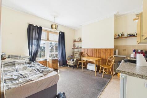 15 - Manor Park Redlenad.jpg