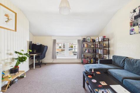 4 - Manor Park Redlenad.jpg