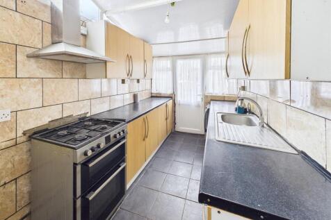 4 - 3 bedroom terraced house.jpg