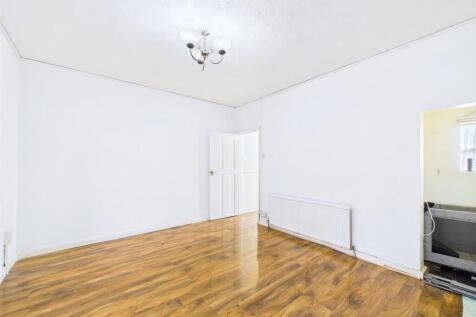 5 - 3 bedroom terraced house.jpg