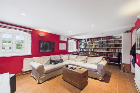 17 - Detached Period Property for Auction, Swinefo
