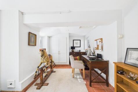 22 - Detached Period Property for Auction, Swinefo