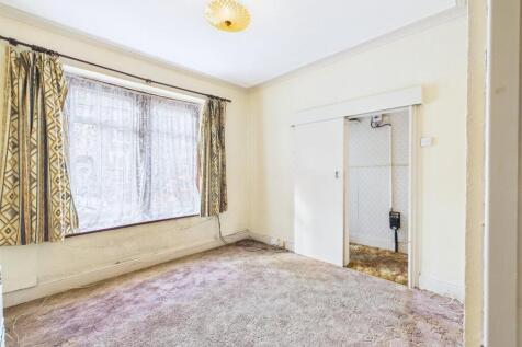 2 - Terraced House for Auction, Kingswood.jpg