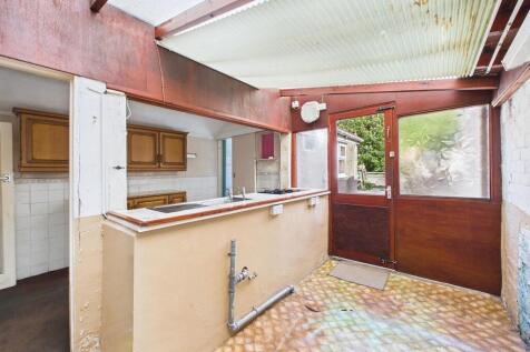 4 - Terraced House for Auction, Kingswood.jpg