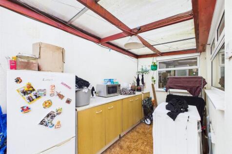 9 - Two bedroom terraced house.jpg