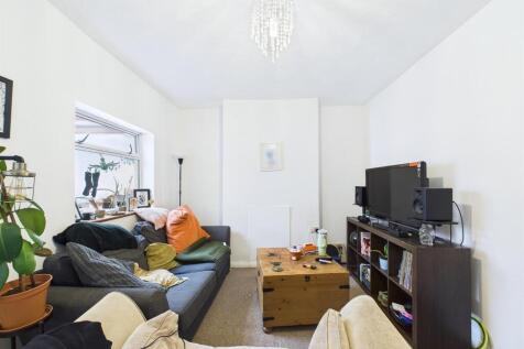 8 - Two bedroom terraced house.jpg