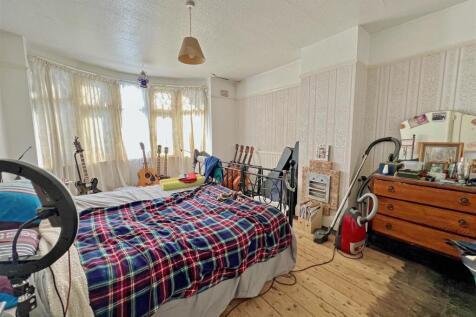 4 - Semi-detached House for Auction, Filton Park.j
