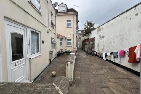 11 - Block of Flats for Auction, Easton.JPG