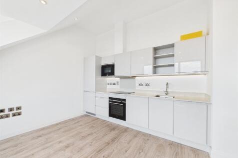 4 - Modern 2-Bedroom Flat for Auction in Bath.jpg