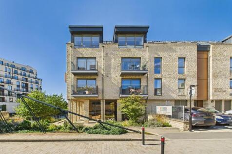 19 - Modern 2-Bedroom Flat for Auction in Bath.jpg