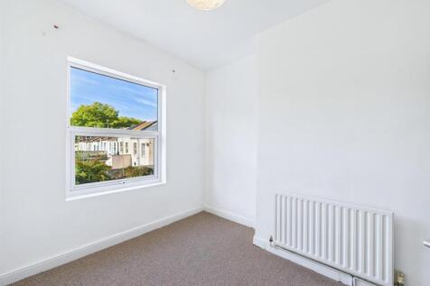 8 - Two bedroom terraced house.jpg