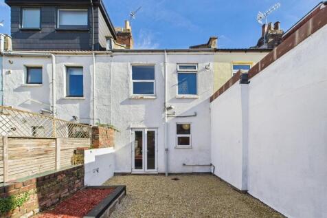 10 - Two bedroom terraced house.jpg
