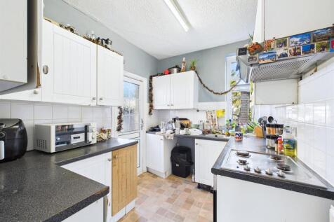 2 - 4 bedroom HMO.jpg